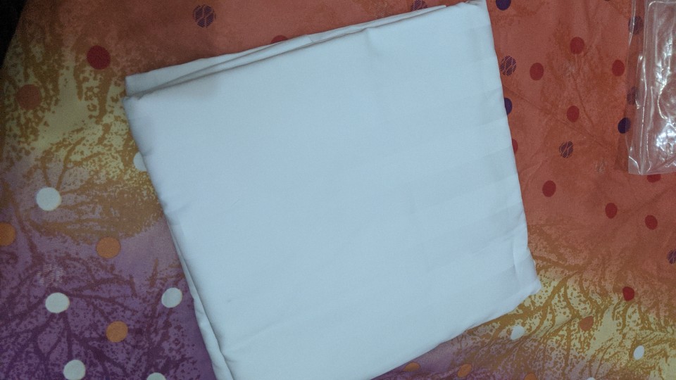 Duvet Cover / Quilt Cover / Sarung Selimut Size Single / Queen / King Size - Hotel Collection -