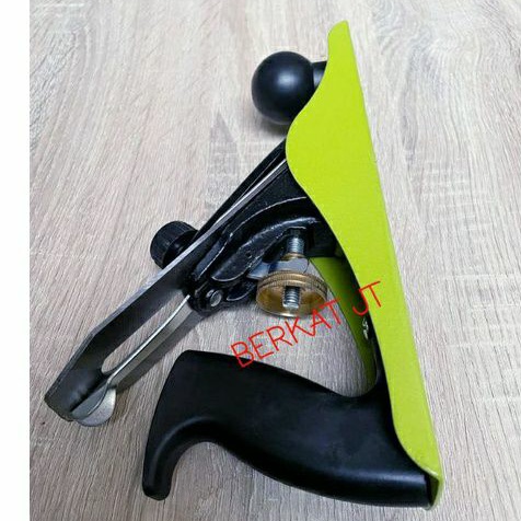 

SERUTAN KAYU MANUAL COMPLIT