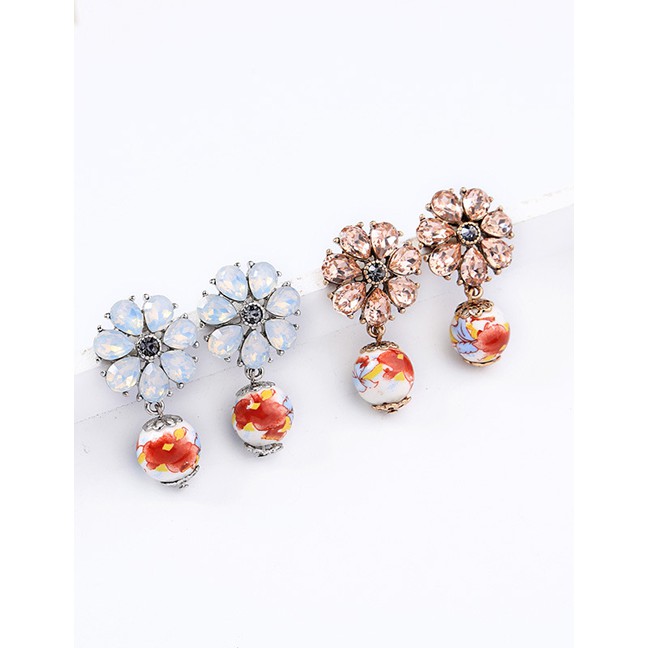 LRC Anting Tusuk Fashion Protein Flower-studded Ceramic Earrings F52124