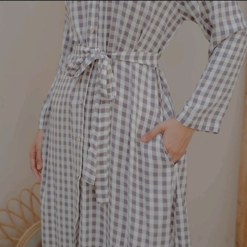 Squela Slit Dress - Deep Purple by Outfix