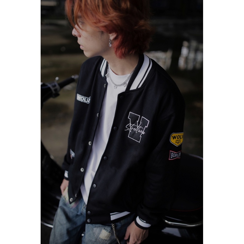 Varsity Jacket / Jaket Baseball Varsity Original Distro Wolv / Jaket Baseball Full Bordir Pria / Jaket Pria Original Distro Bandung / Jaket Pria Terbaru (COD BAYAR DI TEMPAT)