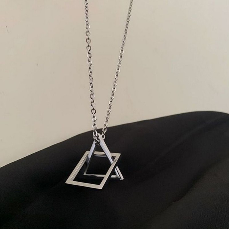 Kalung Rantai Dengan Liontin Segitiga Geometri Warna Silver Gaya Hip Hop Untuk Wanita