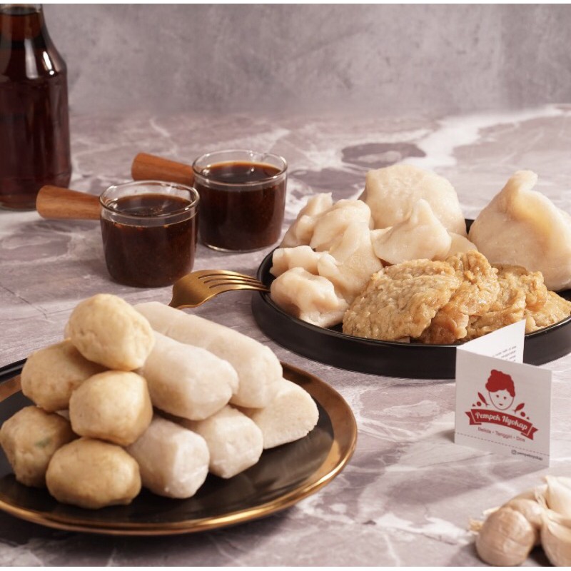 

Pempek Tenggiri - Paket Nyantai (10bulat/adaan, 10lenjer, 10kulit)