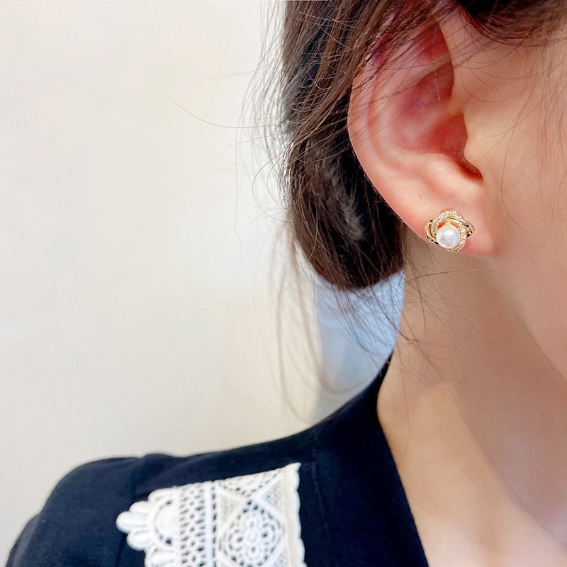 Anting Tusuk Sterling silver 925 Desain Bunga Hias Zircon / Berlian Untuk Wanita