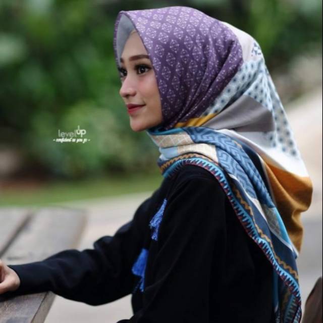 Preloved LevelUp Scarves "Milea Wave"