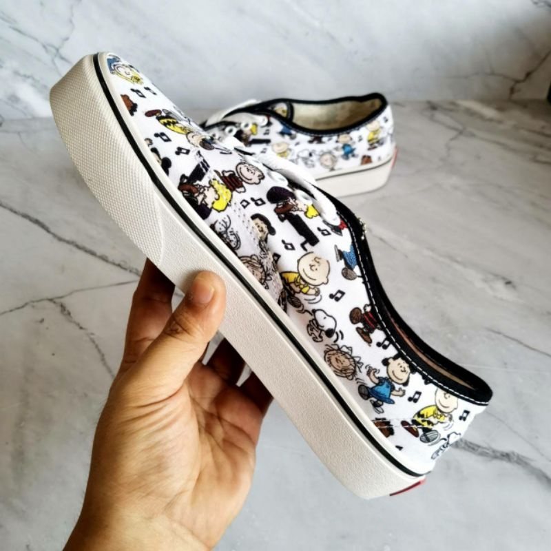 Vans Authentic Peanuts Snoopy Checkered Skate Shoes Pria Wanita