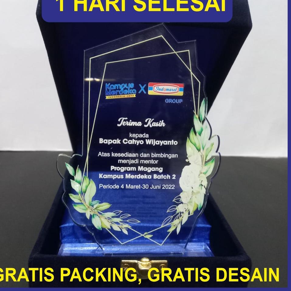 Plakat Akrilik Custom + box | Plakat Wisuda | Plakat Magang | Plakat KKN + BOX ➷ ➷