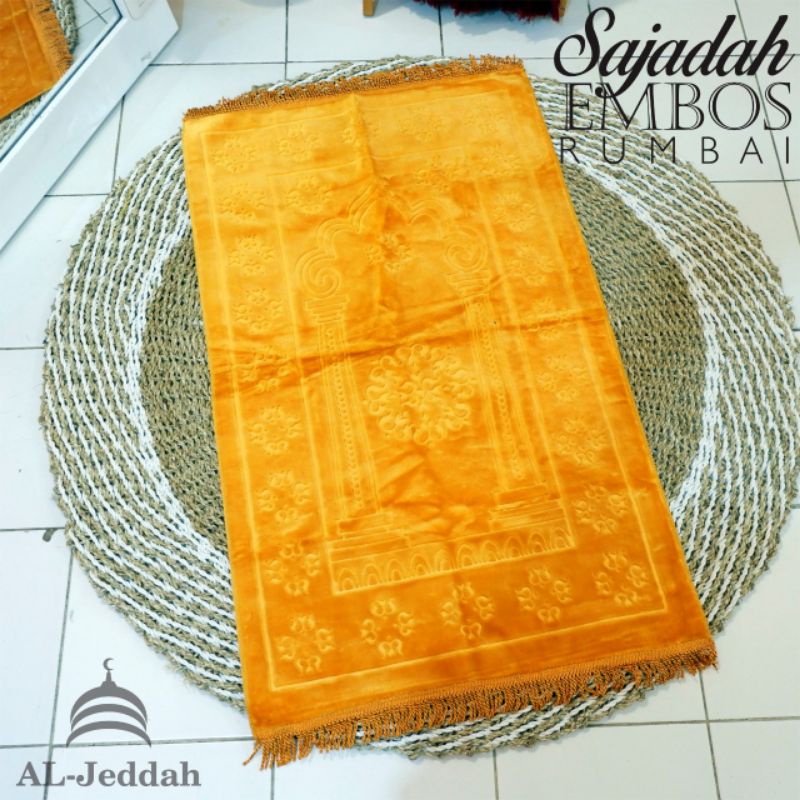 sajadah polos bulu tebal dan empuk lembut nyaman banget dipakai sehari2 uk 65x110 bahan bulu lembut