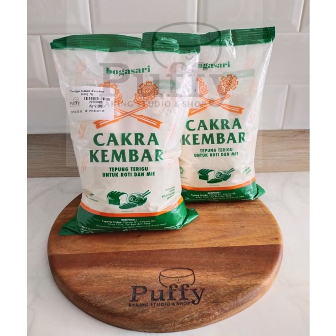 

Tepung terigu cakra kembar 1kg