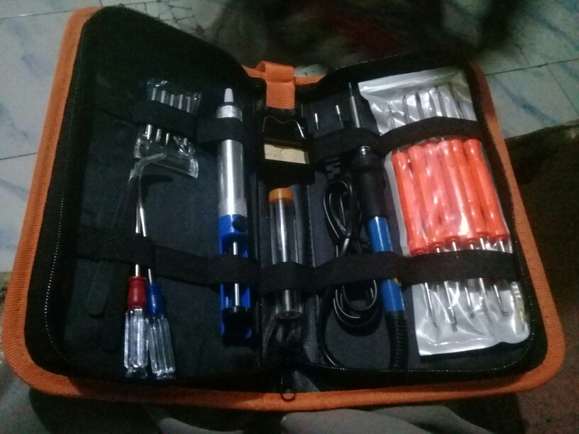 Tool Set Peralatan Solder Kit 7 In 1 60w 220v - Sik-002