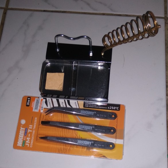 Dudukan Solder Kotak / Soldering Stand