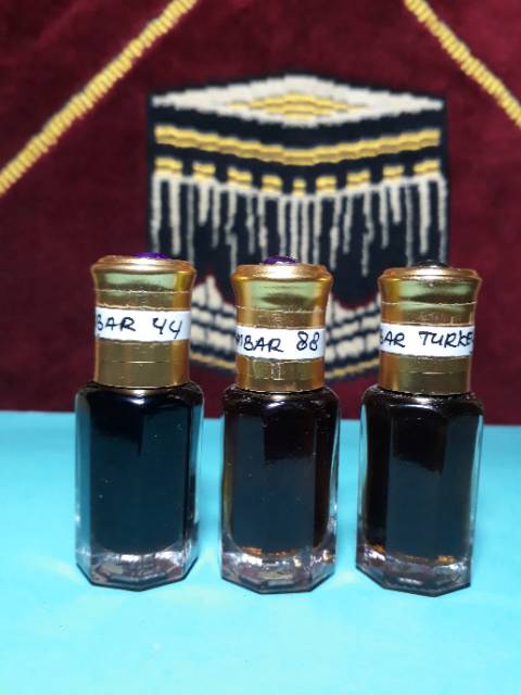 MISIK HITAM - Ambar 44 Minyak Wangi Kemasan Botol Roll On