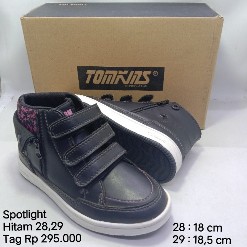 (Size 28,29) SPOTLIGHT SEPATU SEKOLAH TOMKINS