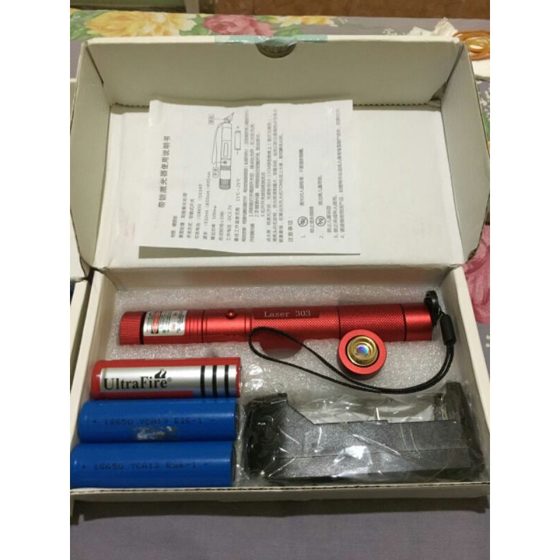 Laser 303 Pointer Hitam dan Merah