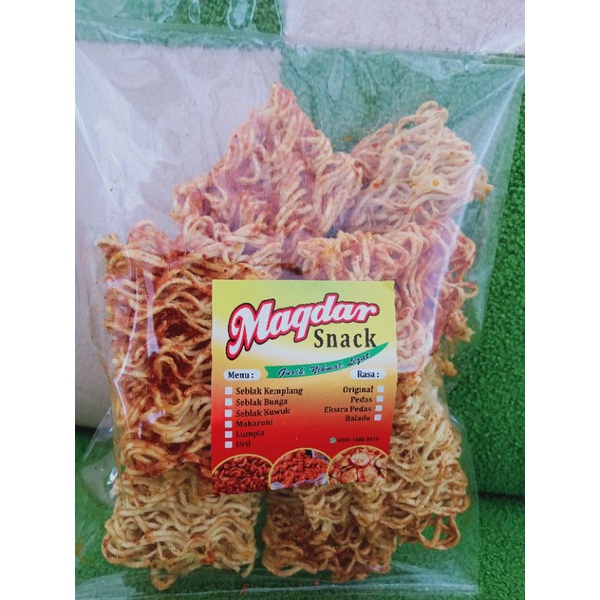 

mie kremes pedas daun jeruk enak 100gram