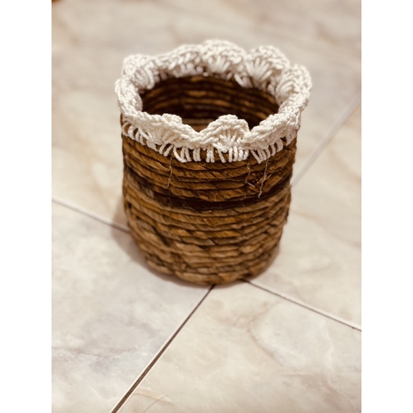 Pot mini Banana Rajut Putih