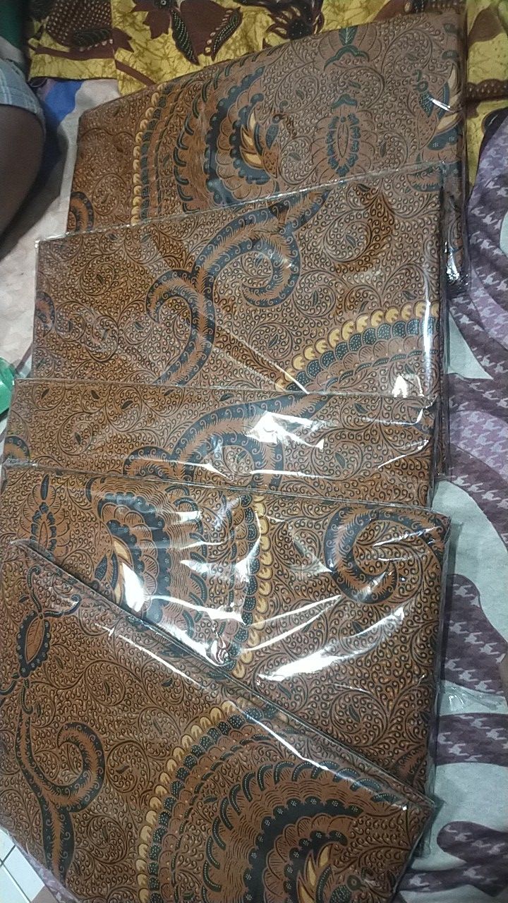 Kain Jarik Batik Solo Motif Sogan Babon Angrem