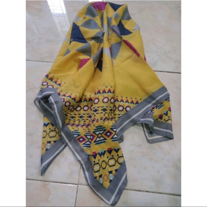 HIJAB SEGI EMPAT MOTIF VEGA KUNING || JILBAB KERUDUNG SEGI EMPAT VEGA KUNING