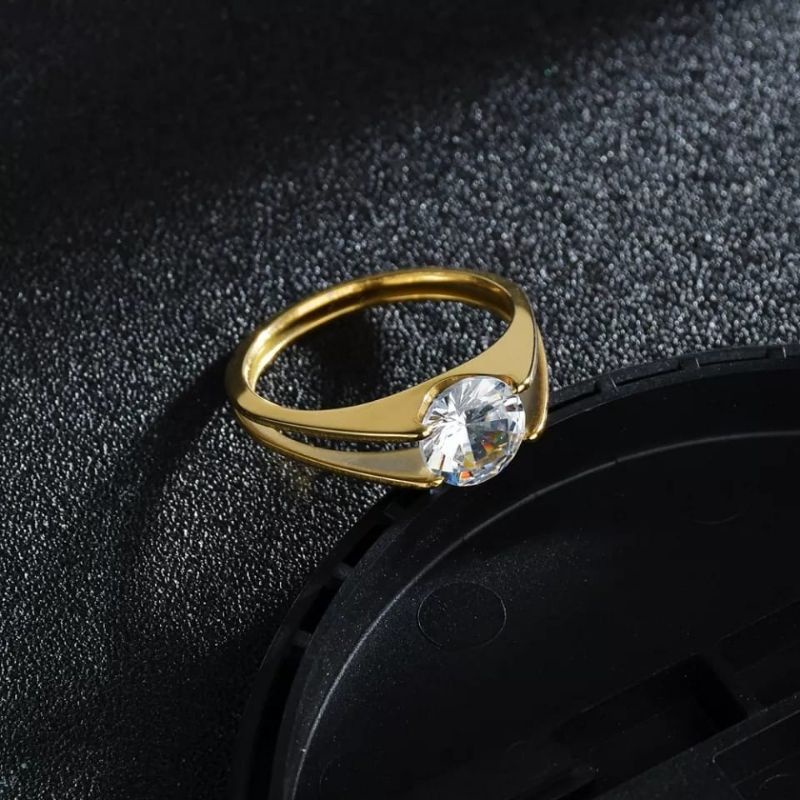 Cincin Permata Emas dan Putih Cincin Titanium Permata