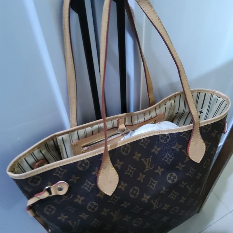 Lv shoulder bag preloved