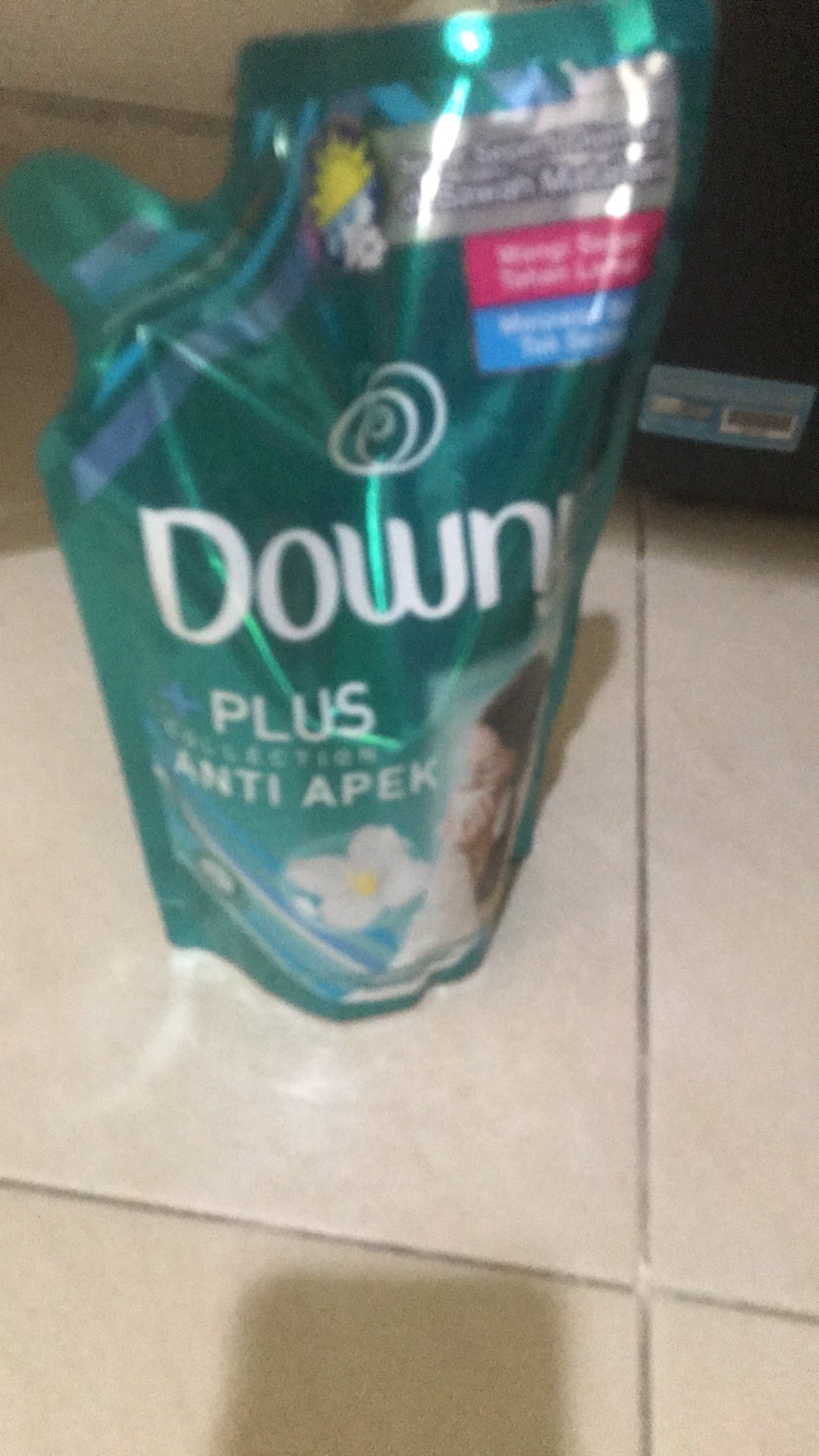 Downy Plus Collection Anti Apek 680ml Pewanggi Pakaian
