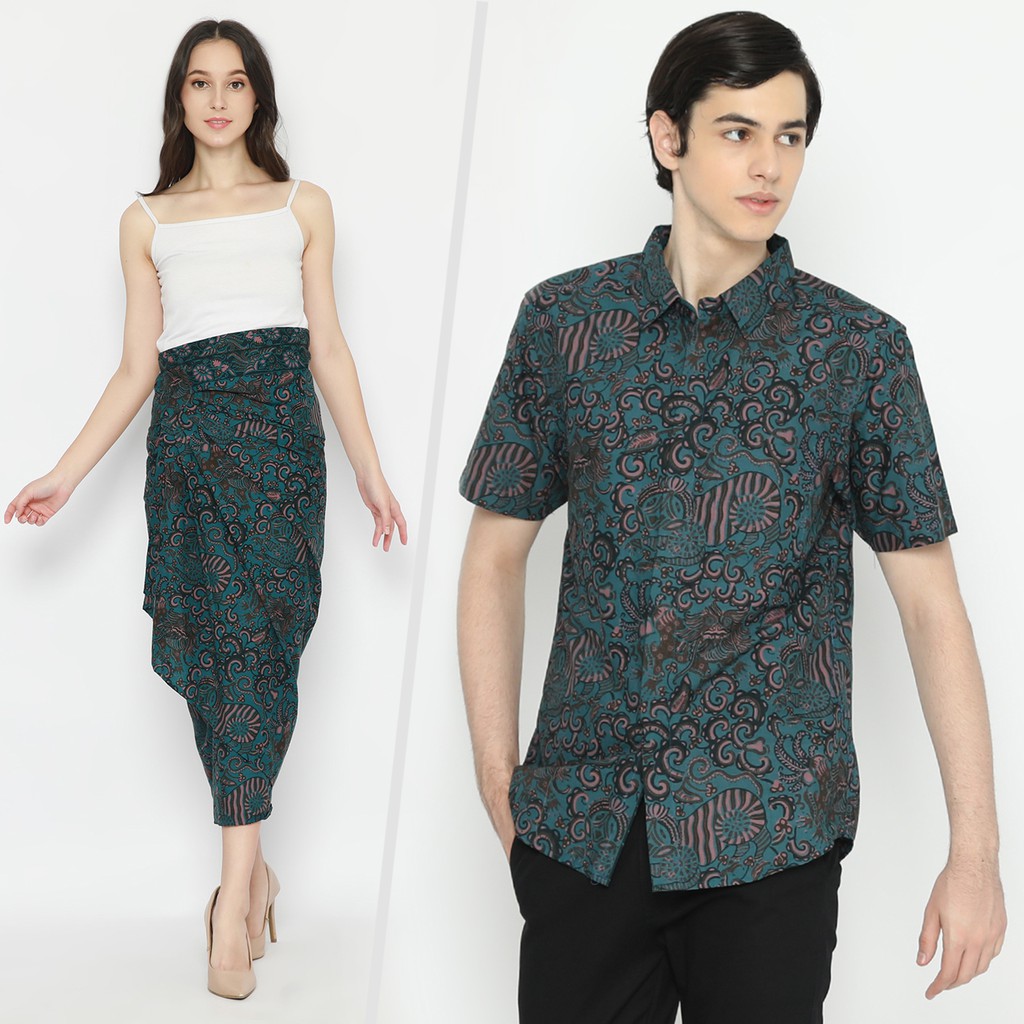 BAJU BATIK COUPLE  Kemeja Rok Lilit Instan Batik Pria Lengan Pendek Slimfit Premium Balian Biru 722816 Cap 72 - Baju Kemeja Atasan Pakaian Batik Couple Cople Pria Cowok Laki Laki Remaja Keluarga Lengan Pendek Modern Slimfit Premium Kekinian