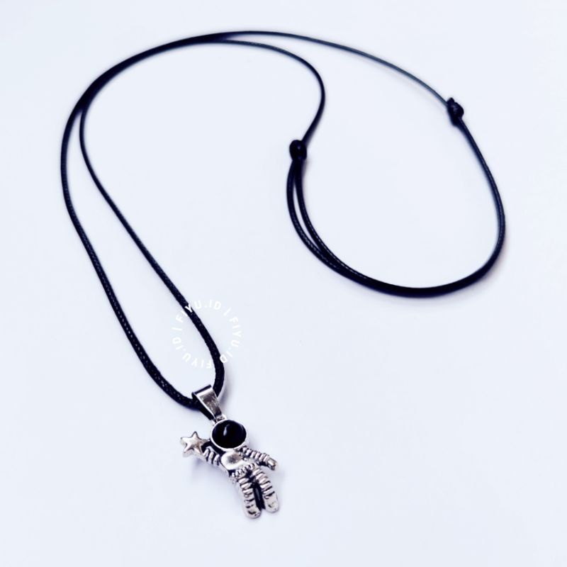 Kalung tali astronot / kalung pria wanita