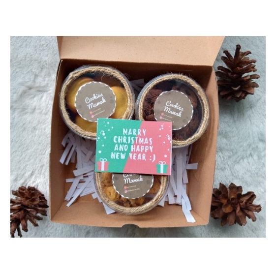 

HAMPERS BOX COOKIES LEBARAN/ULANG TAHUN/GIFT ISI 3 TOPLES KUE KERING