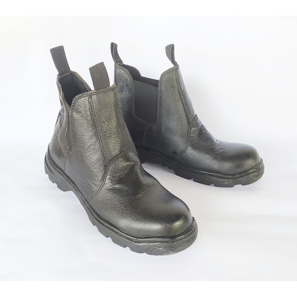 Sepatu Boots Safety Kulit Sapi Model Slip On