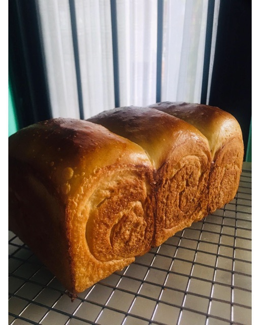 

Sourdough Shokupan Sandwich Bread