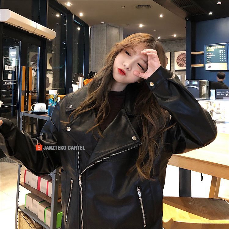 JNK x NYC - Jaket Kulit Oversize Leather Jacket Women Wanita Korean Jumbo Oversized Crop Asli Garut Original Premium Import Distro Korean Style Rock N Roll 100% Cewek Kekinian Besar Tebal Button Terbaru 2023 Classic Vintage Casual Warna Hitam Ukuran M-XXL