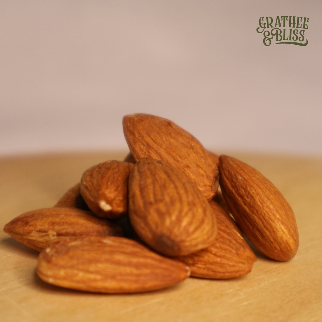 

[Grathee & Bliss] Premium Roasted/Raw Whole Almond 100g/Kacang Almond Kupas Panggang 100g