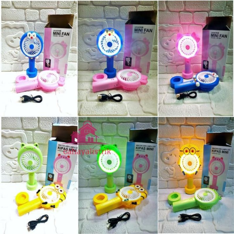 Kipas Angin Portable Kipas Mini Tangan Genggam Tancap Karakter Fan Led Light Lucu Unik Portable USB Doraemon Hello Kitty