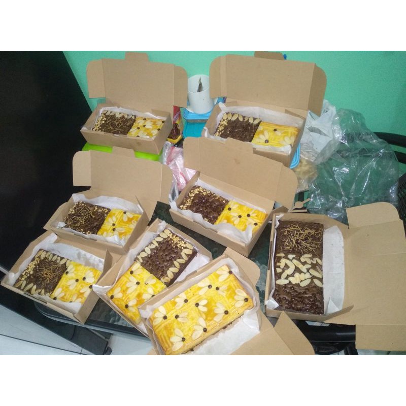 

AMEERA CAKES ••• FUDGY BROWNIES HOMEMADE