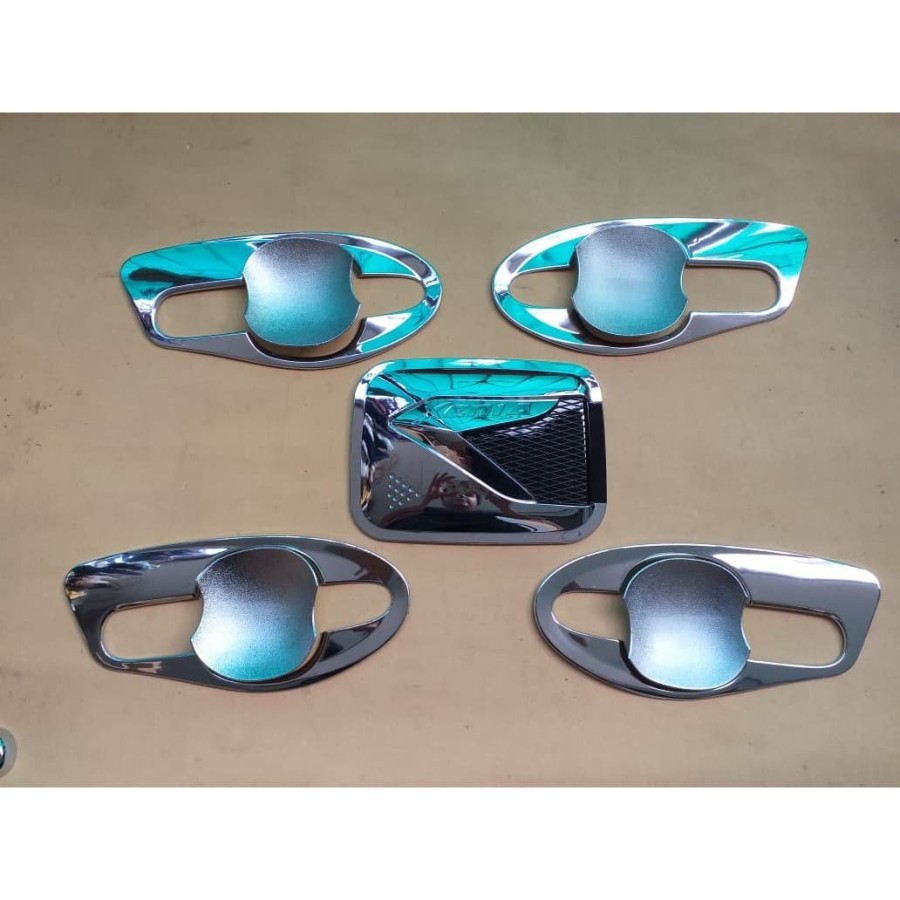 Aksesoris Xenia outer dan cover tangki mobil Xenia 2012 sampai sekarang kombinasi hitam