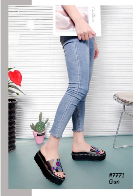 Wedges wanita impor slip on champion Korea#7771