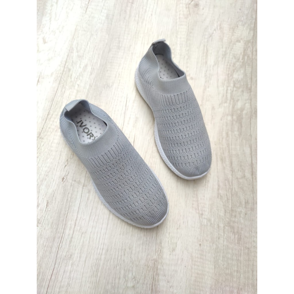 IVORY Sepatu Slip On Wanita Flyknit Import U6-3