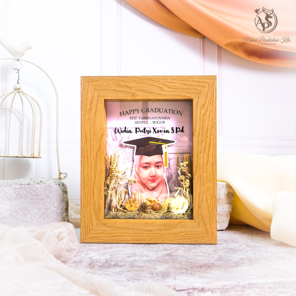 KADO WISUDA NAURA MINI, FRAME BINGKAI CUSTOM FOTO UKURAN 16x12 CM