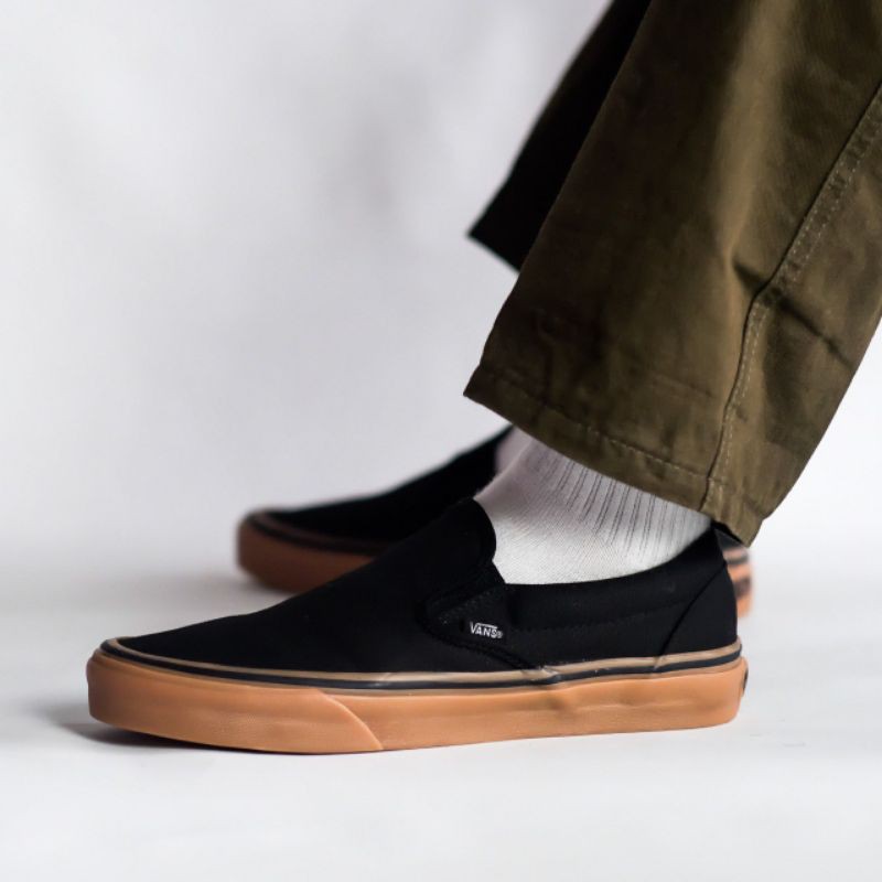 Vans Slip On Classic “ Black / Gum “