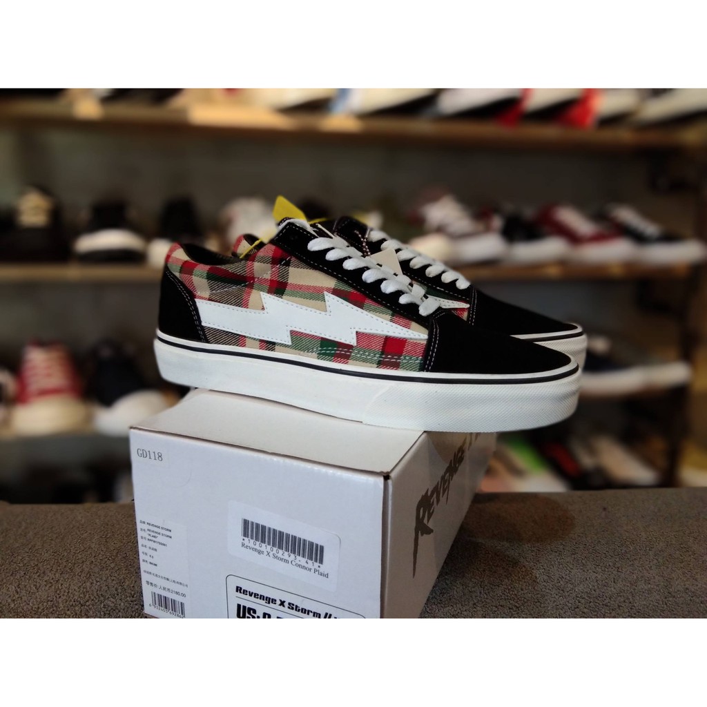 sepatu revenge storm