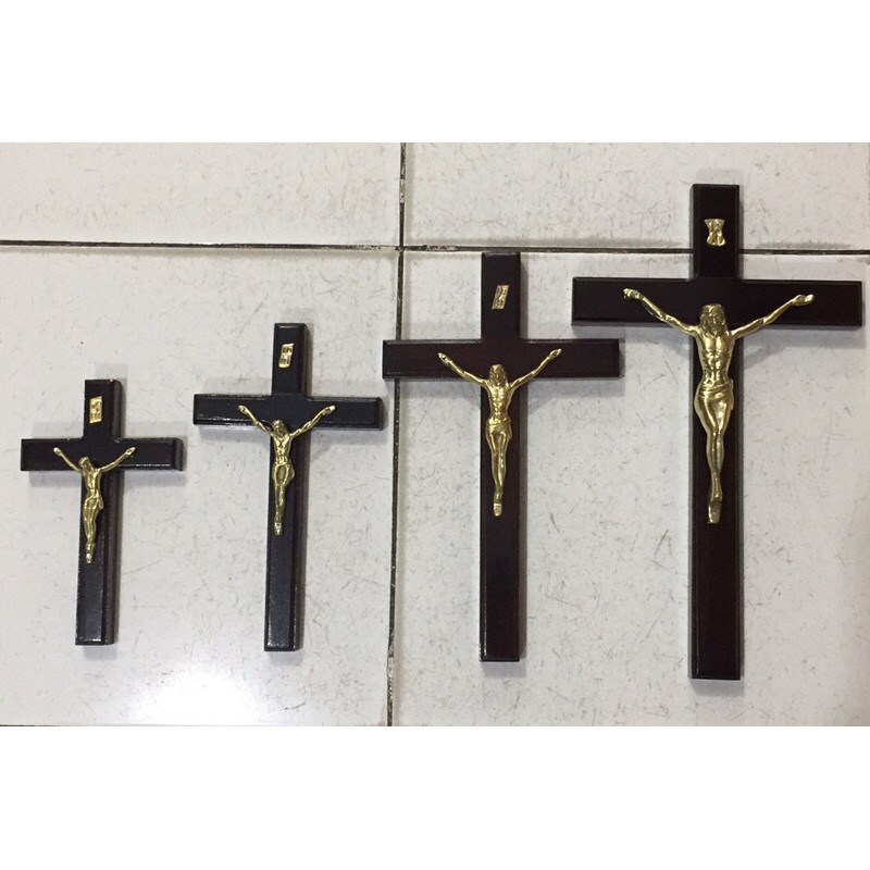 Salib Gantung Kayu Jati Kuningan-Salib Katolik