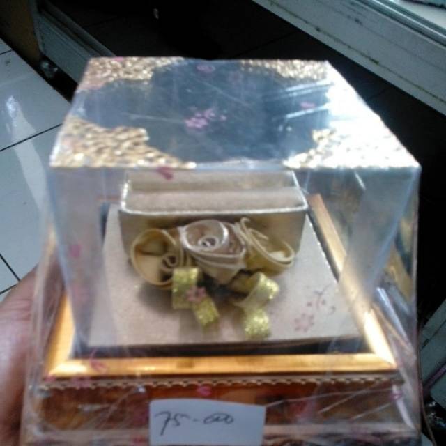 Kotak cincin mas kawin