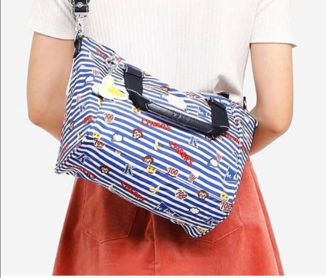 Tas kipling original kipling amiel kipling colour emoji stipe