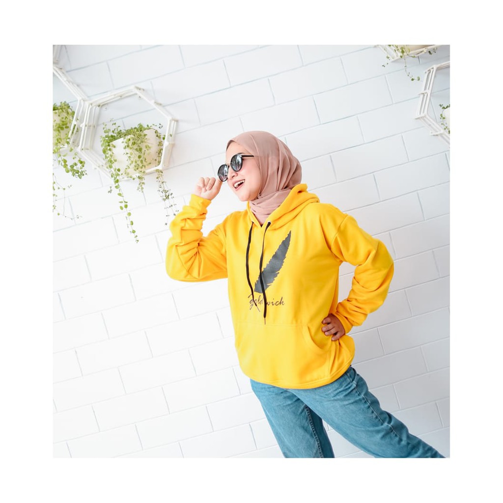 GOLD WICH WHERE HOODIE UNISEX - ATASAN LEMBUT TERLARIS