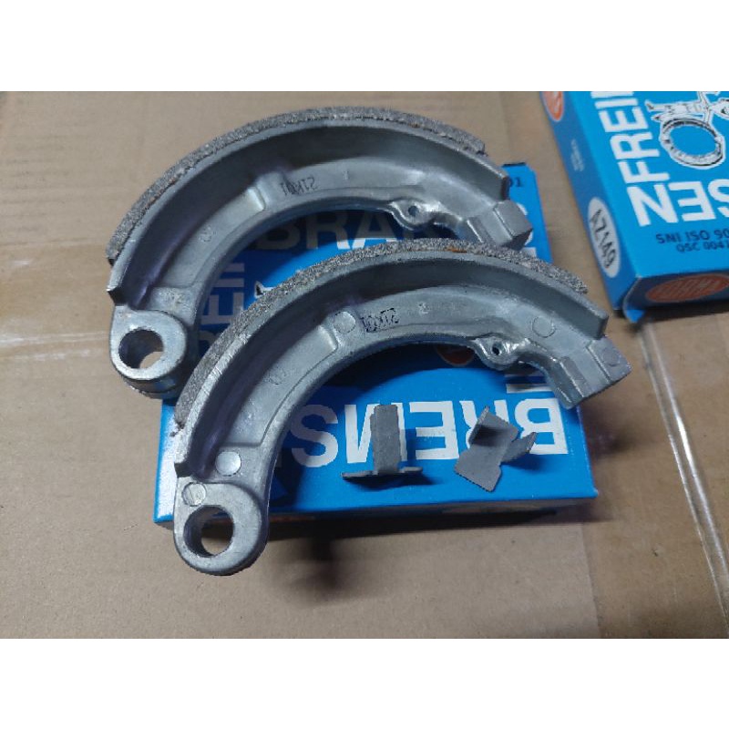 KAMPAS REM VESPA KAMAPAS REM BELAKANG VESPA SUPER PIRODO VESPA SUPER KANVAS REM VESPA SUPER