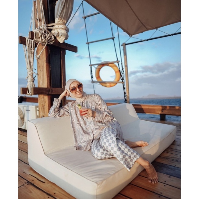 LEENA PURPLEMINT NADJANI X MEGAISKANTI