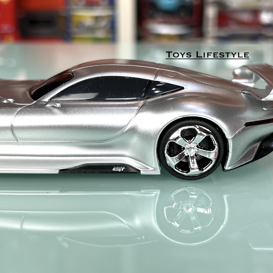 Maisto Diecast - Mercedes Benz AMG Vision Gran Turismo 1:32