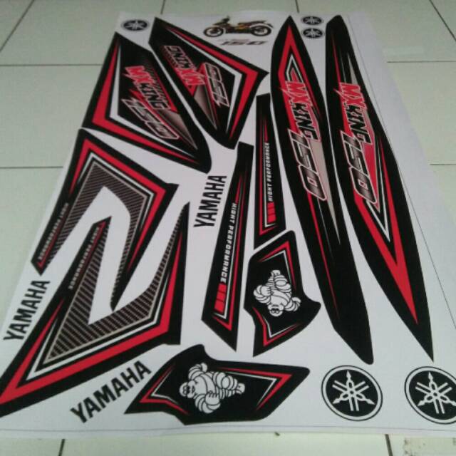 Striping sticker variasi grafis merah yamaha MX KING
