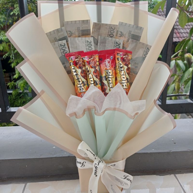 BUKET WISUDA/BUKET UANG/SNACK/ULANG TAHUN