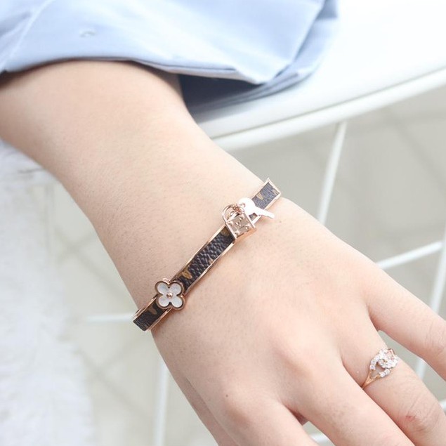 Perhiasan Gelang Fashion Wanita Korean LV padlock flower